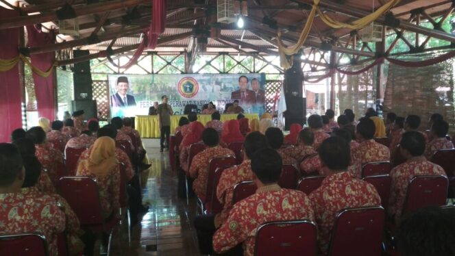 
					Capacity Building yang dilaksanakan Persatuan Perawat Nasional Indonesia (PPNI) Kabupaten Probolinggo di Kampung Kita, Desa Condong, Kecamatan Gading, Sabtu (8/7/17).