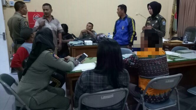 
					Bermesraan Dengan Janda, OB Rumah Sakit Diamankan Pol PP