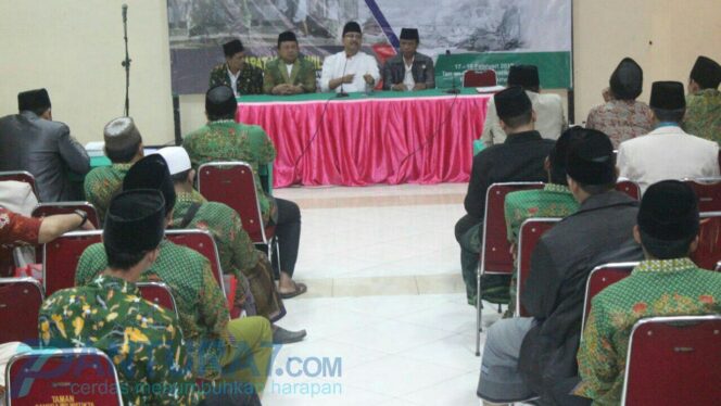 
					FKDT Jatim Kukuhkan Gus Ipul Sebagai “Bapak Madin Jawa Timur”