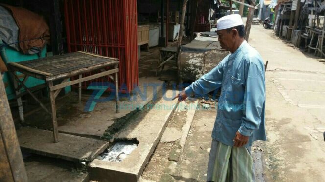 
					Sebabkan Polusi, Warga Protes Limbah Ikan di Pasar Wonoasih