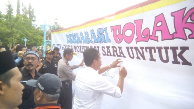 
					Panwaslu Kabupaten Probolinggo Bakal Berantas Politik Uang dan Kampanye SARA