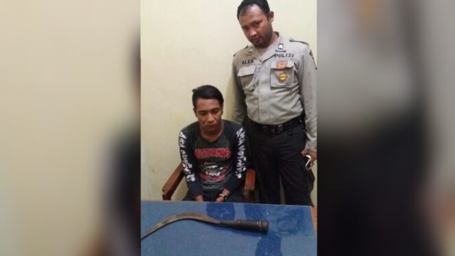 
					Acungkan Clurit Ke Polisi Saat Ngamen, Remaja Krejengan Ditahan