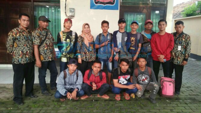 
					Meresahkan, 8 Anjal Dikirim ke Dinsos Jatim