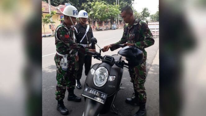 
					Jaga Kepercayaan Publik, TNI Probolinggo Razia Anggotanya