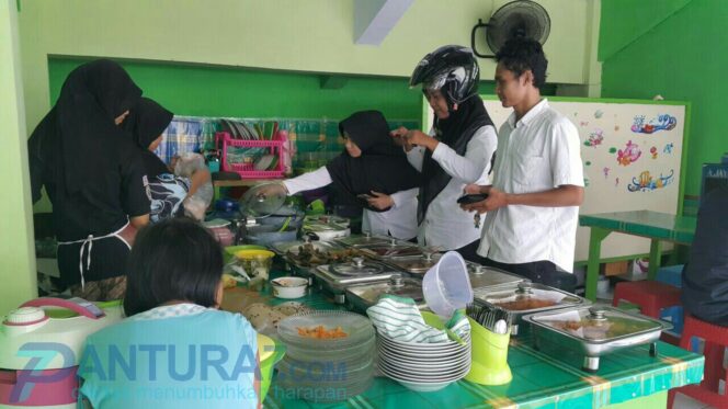 
					Harga Cabai Meroket, Pemilik Warung Rela Tak Dapat Untung