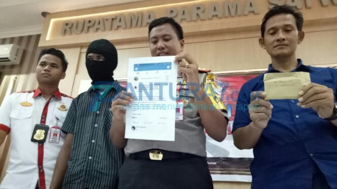 
					Tak Hiraukan Peringatan Kapolres, Remaja Penghina Polisi di FB Ditangkap