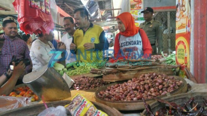 
					Kunjungi Pedagang Cabai, Tjahjo Dicurhati Soal Modal