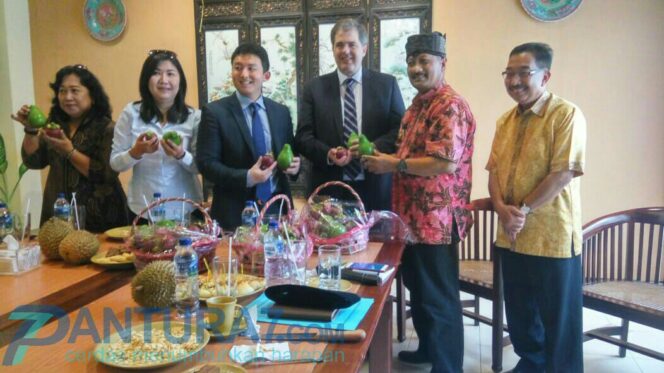 
					Tarik Investor Asing, Tjahjo Kenalkan 27 Wisata di Kabupaten Probolinggo