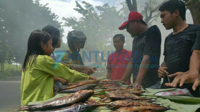
					Yuk, Berburu Ikan Asap Khas Pantura Probolinggo