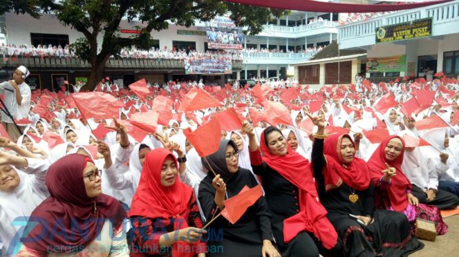 
					Kunjungi Ponpes Zainul Hasan Genggong, Puti Janji Benahi Madin di Jatim