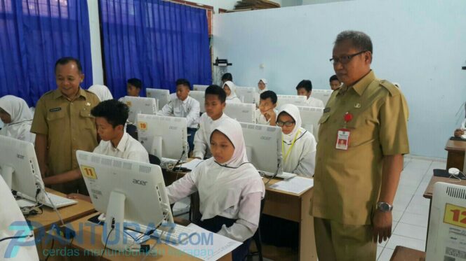 
					Antisipasi Gangguan UNBK SMP, Dikpora Kota Probolinggo bakal Tambah Daya Listrik