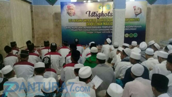 
					Jelang UNBK, Siswa di Genggong Gelar Istighotsah Qubro