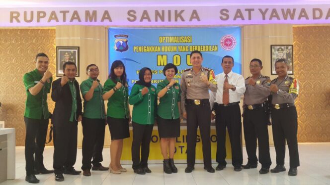 
					Tingkatkan Kesadaran Hukum Masyarakat, Polresta Probolinggo Gandeng Posbakumadin