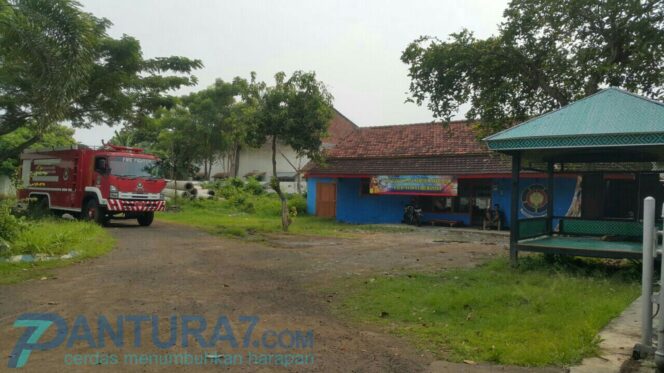 
					Telefon Kantor Tak Berfungsi, Damkar Kota Probolinggo Kesulitan Atasi Kebakaran