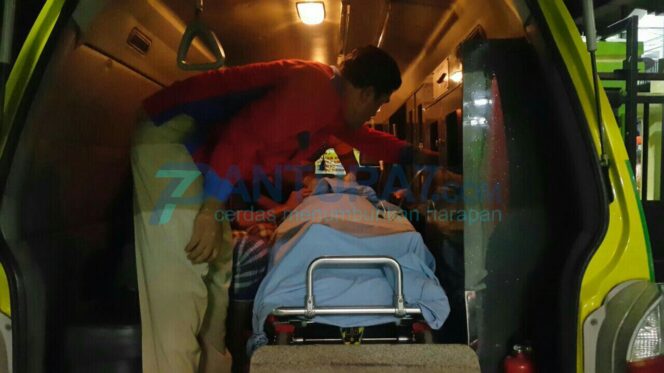 
					Pelaku Bakar Diri Asal Leces Dirujuk ke RS dr Soetomo Surabaya