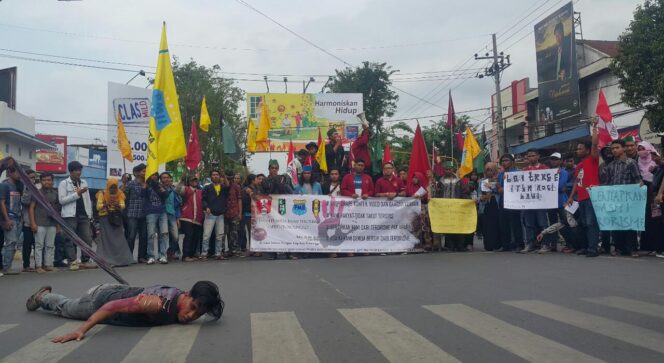 
					Turun Jalan, Mahasiswa Probolinggo Desak Jokowi Keluarkan Perppu Anti Terorisme