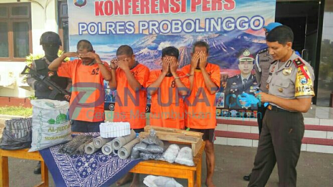 
					Bisnis Petasan, 4 Pria di Probolinggo Ditahan Polisi