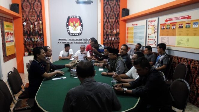 
					KPU Kabupaten Probolinggo Persilahkan Dua Paslon Ajukan Protes