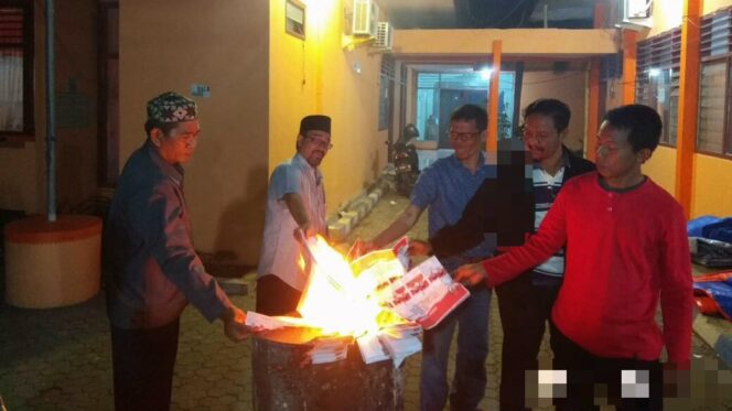 
					KPU Kota Probolinggo Musnahkan Ribuan Surat Suara Rusak