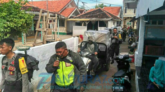 
					Gunakan Speed Boat, Logistik Untuk Pulau Gili Dikirim