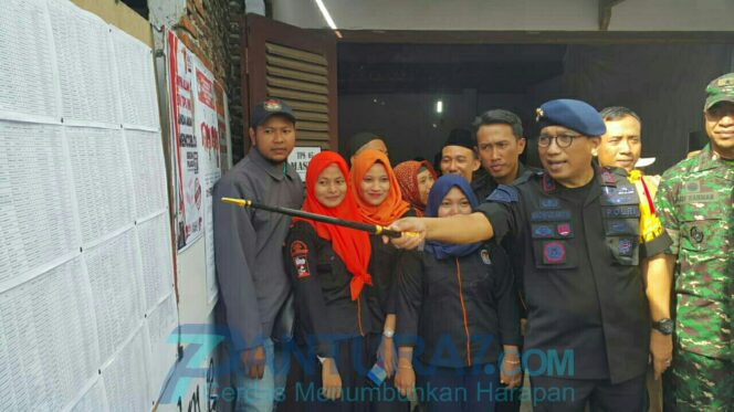 
					Kunjungi Kota Probolinggo, Kapolda Jatim Cek TPS Zona Merah