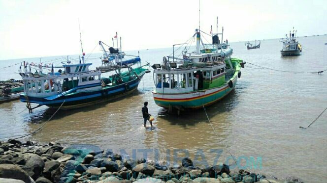 
					Nelayan Kalibuntu Tak Terpengaruh Cuaca Buruk