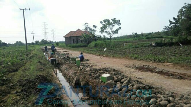 
					Tanah Uruk Tuai Polemik, Kades Pesambon Angkat Bicara
