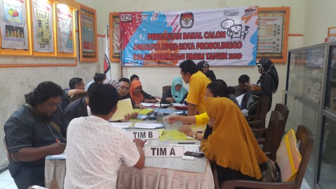 
					Baru 4 Parpol Mendaftar di KPU Kota Probolinggo