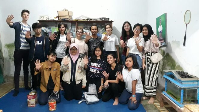 
					AIESEC Belajar Penanganan HIV/AIDS di Probolinggo,
