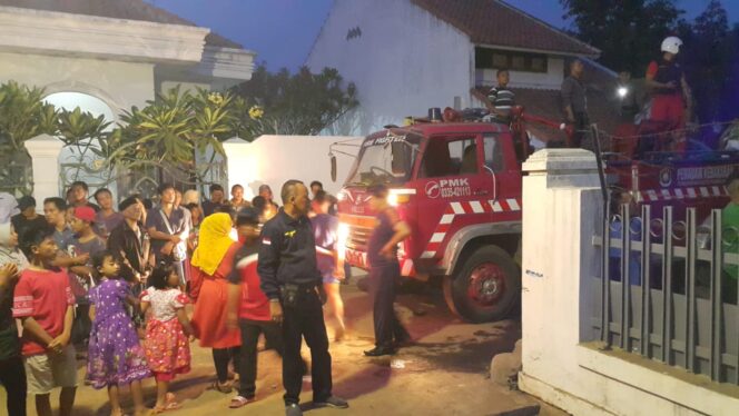 
					Api Kebakaran Rumah di Jati Masih Membara, Ini Kendala Pemadamannya