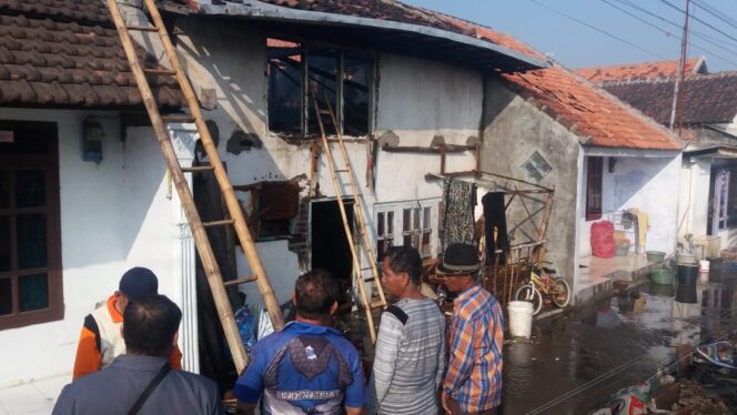 
					Rumah Dua Lantai di Mayangan Terbakar