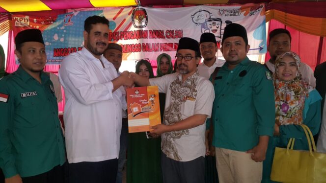 
					PKB Targetkan Kuasai Parlemen, Gerindra Sebar 24 Bacaleg