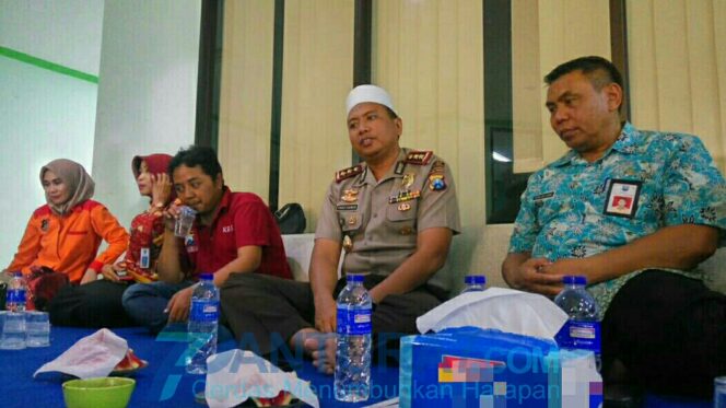 
					Polisi dan Pemkab Probolinggo Ajak Netizen Cegah Hoaks