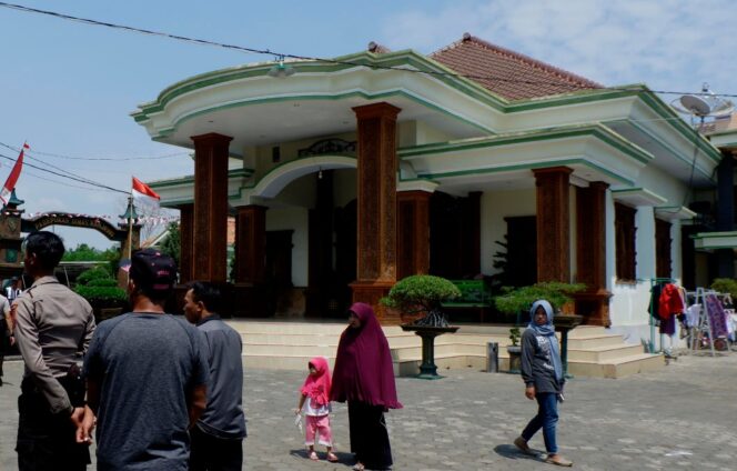 
					‘Police Line’ di Padepokan Dimas Kanjeng Diperbarui, Ada Apa?