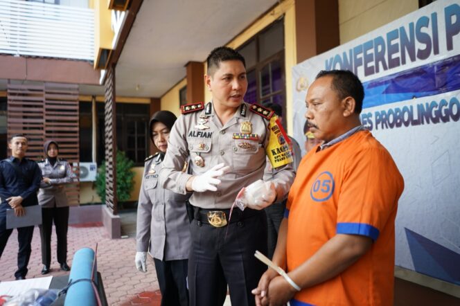 
					Pelaku Pencabulan Anak Tiri Dicopot Dari Jabatannya