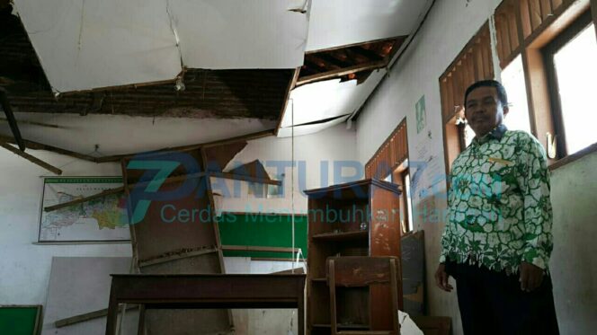 
					3 Ruang Kelas SDN Tongas Wetan 04 Nyaris Ambruk
