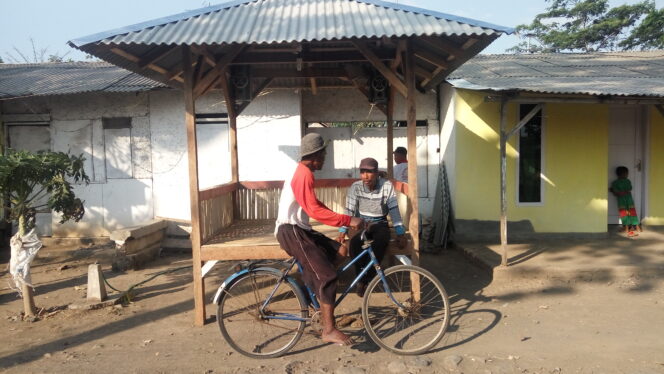 
					Prostitusi Bubar, Warga Asembagus Dirikan Pos Keamanan