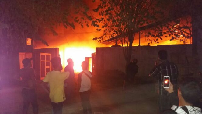 
					Empat Gudang Mebel di Pasuruan Terbakar