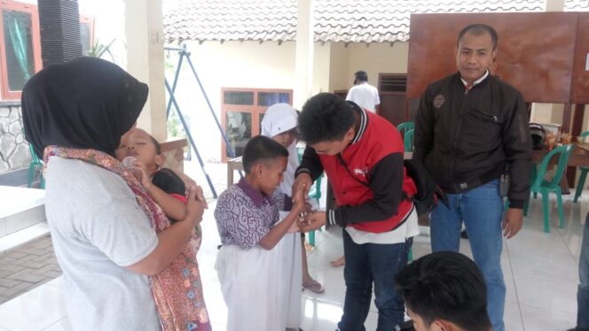 
					Pokja Jurnalis Kraksaan Berbagi ‘Rejeki’ Dengan Yatim Piatu