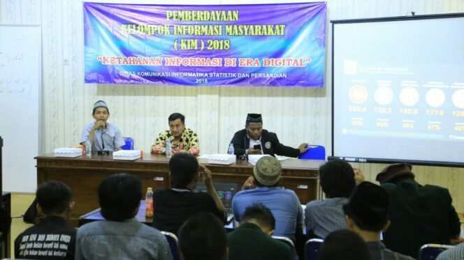 
					Pemkab Gandeng Pesantren Sebarkan Informasi Positif