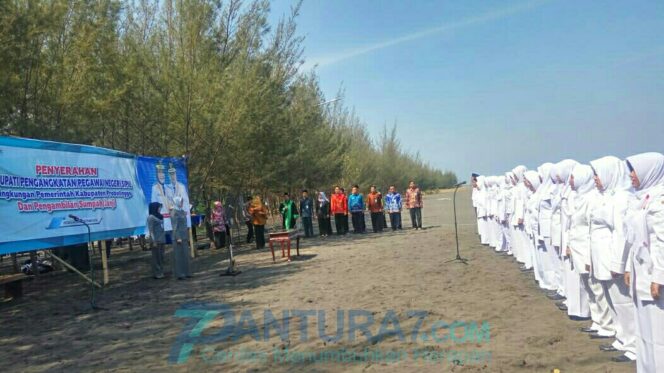 
					Di Bibir Pantai, Tantri Lantik 123 PNS