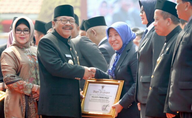 
					Pemkot Probolinggo Kembali Raih Penghargaan Dari Pemprov Jatim