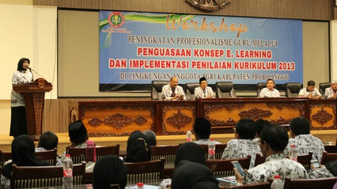 
					PGRI Tingkatkan Profesionalisme Guru Melalui Workshop E-learning