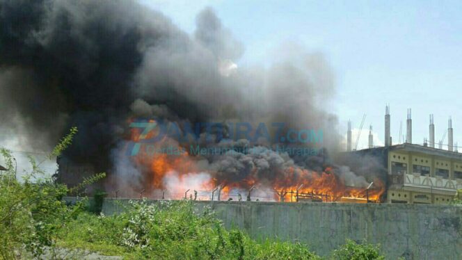 
					Gudang Perabotan Ponpes Ketapang Terbakar