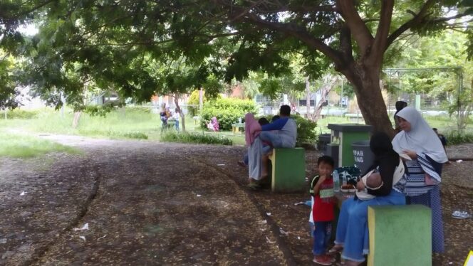 
					Viral, Sepasang Muda-mudi ‘Mesum’ di SL Park