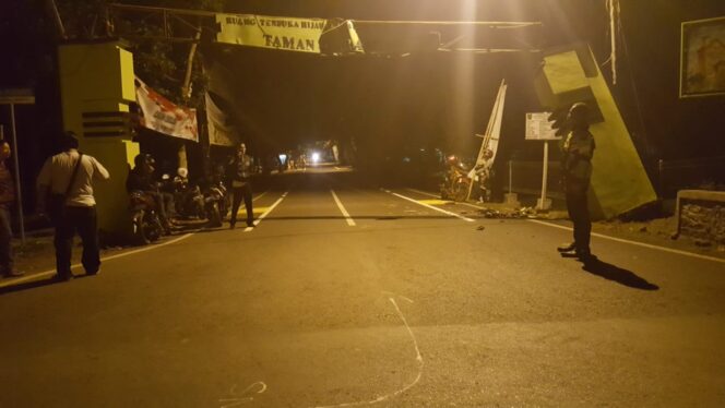 
					Duh, Truk Tangki Semen Sasak Gapura RTH Maramis