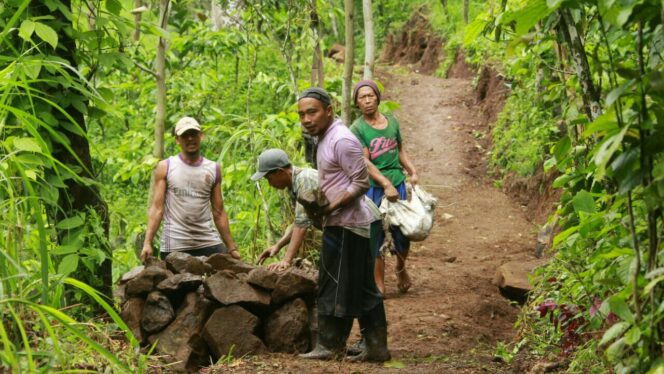 
					Akses Air Terjun Kalipedati Krucil ‘Bersolek’