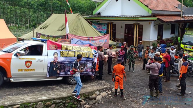
					Logistik Bencana Menipis, Polres Probolinggo Ulurkan Bantuan