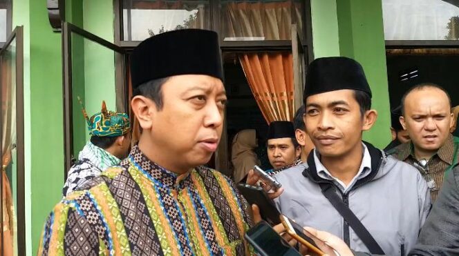 
					Belum Minta Maaf, Romi Nilai Fadli Zon Bukan Negarawan