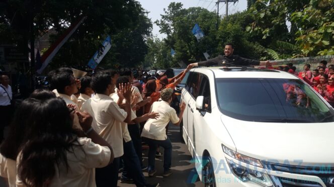 
					Walikota Habib Hadi Zainal Abidin saat menyapa masyarakat Kota Probolinggo. (Foto : Rahmad Soleh)